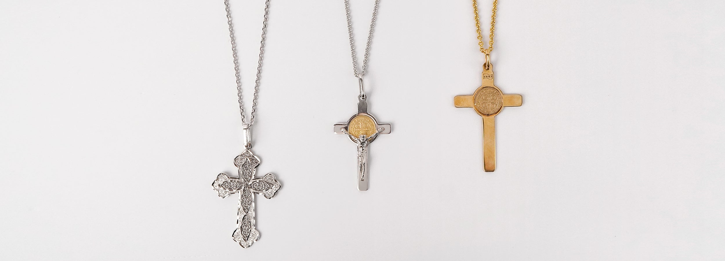 Grace in Gold: Why Gold Cross Necklaces Remain Timeless
