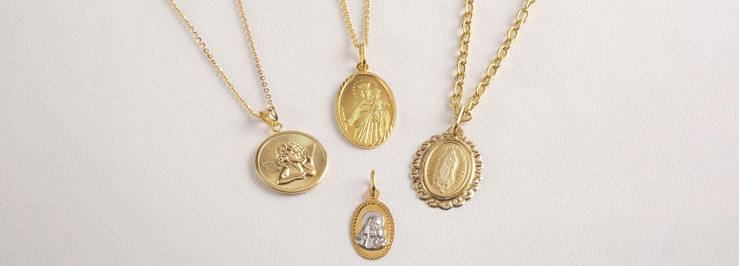 Her Love, Her Legacy: A Mother’s Day Gift Guide for Timeless Jewelry