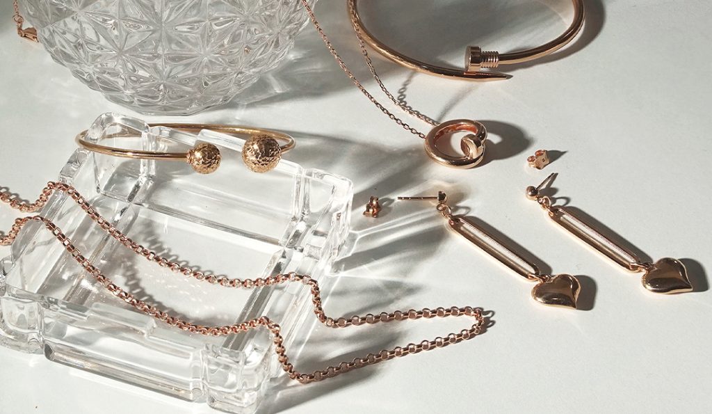 How to Wear and Style Rose Gold Jewelry