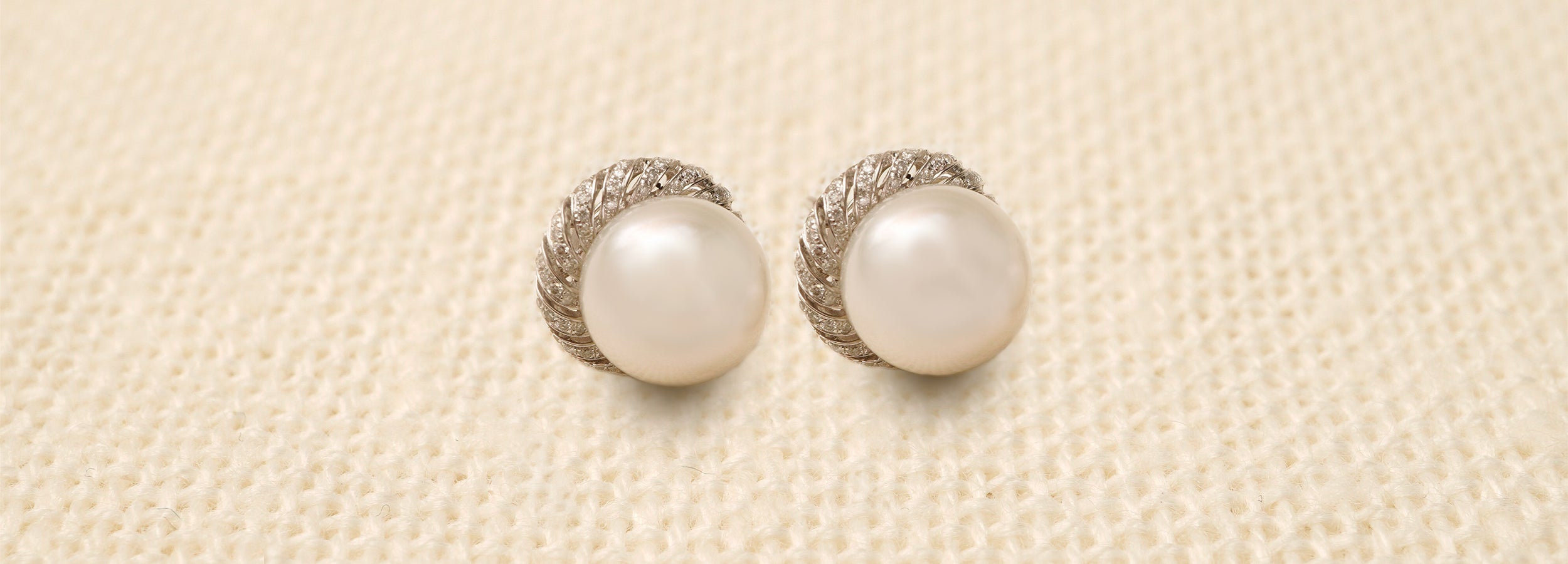 Pearl Earring Styles by Miladay: From Everyday to Event-Worthy