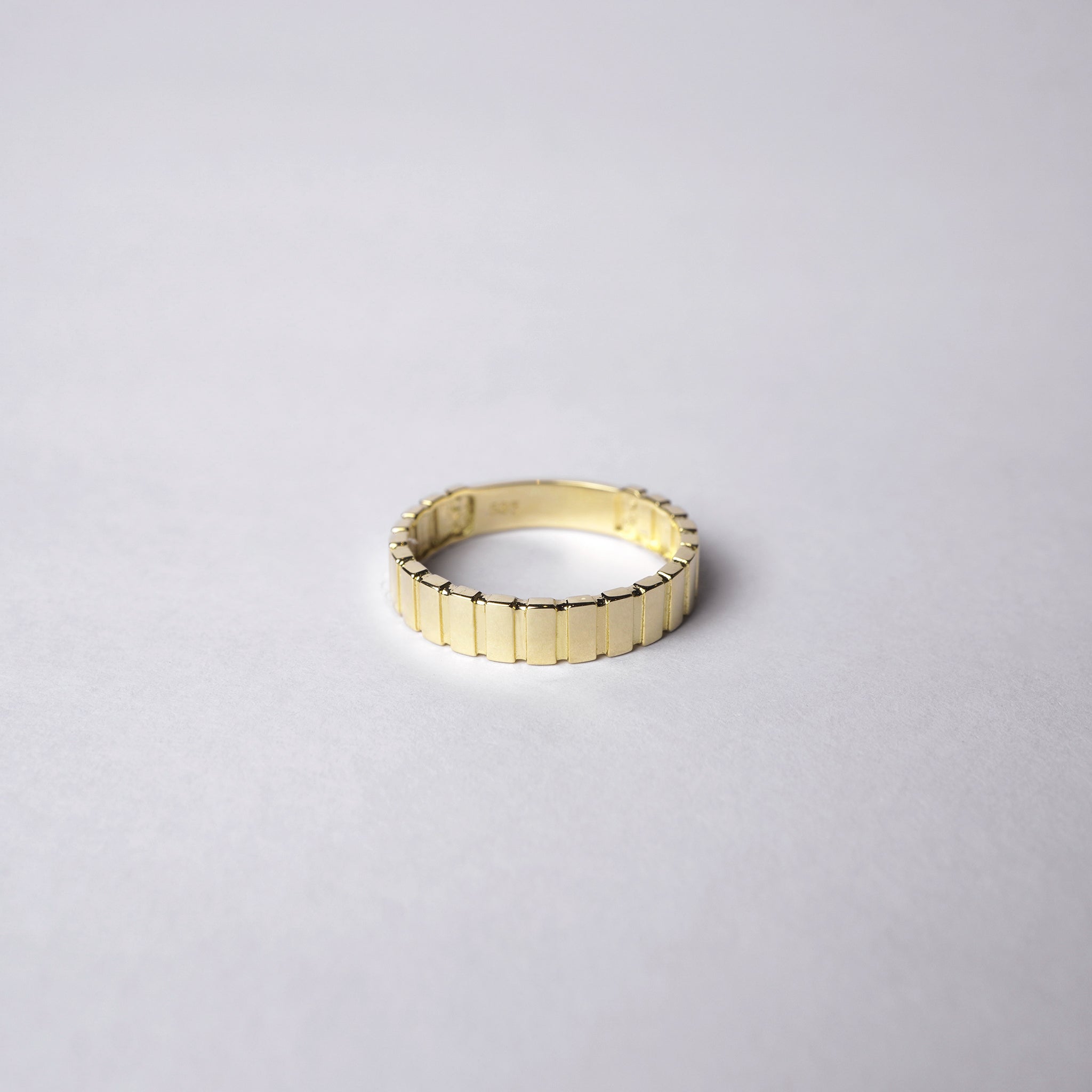 Beam Yellow Gold Ring