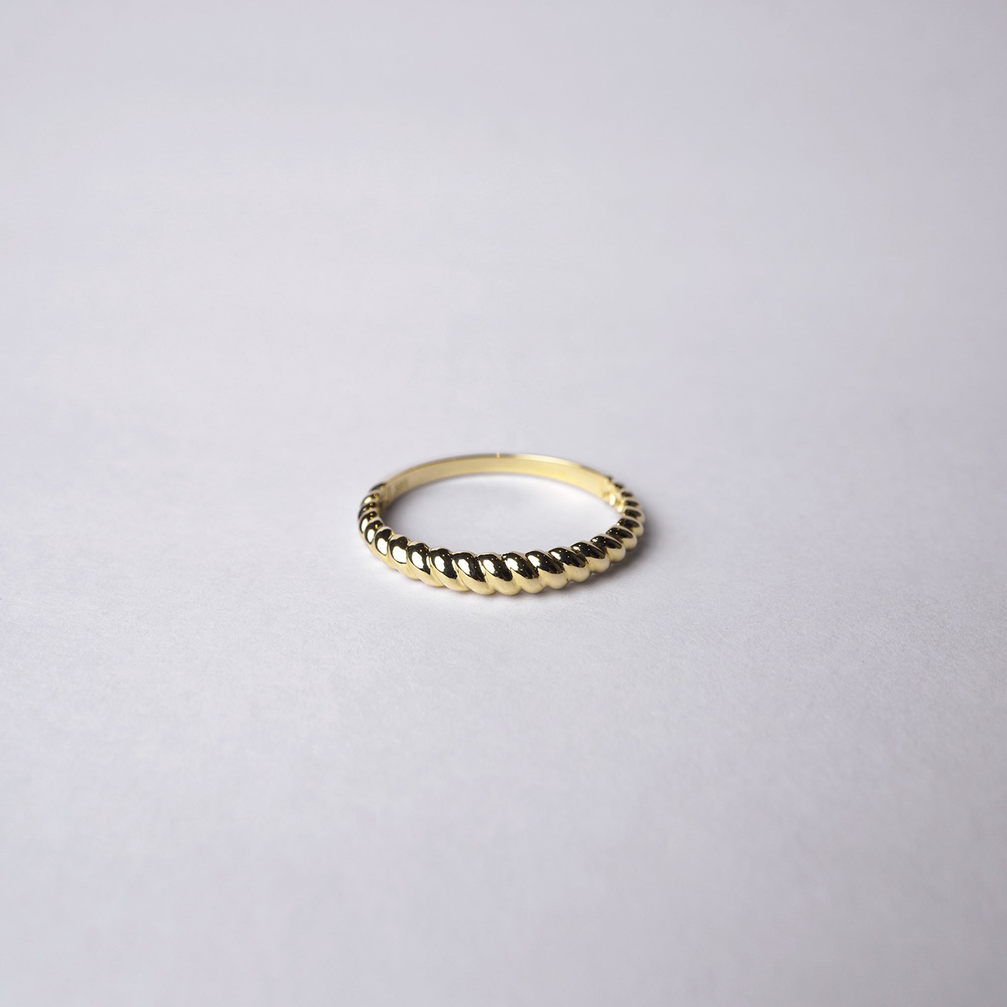 Flow Yellow Gold Ring