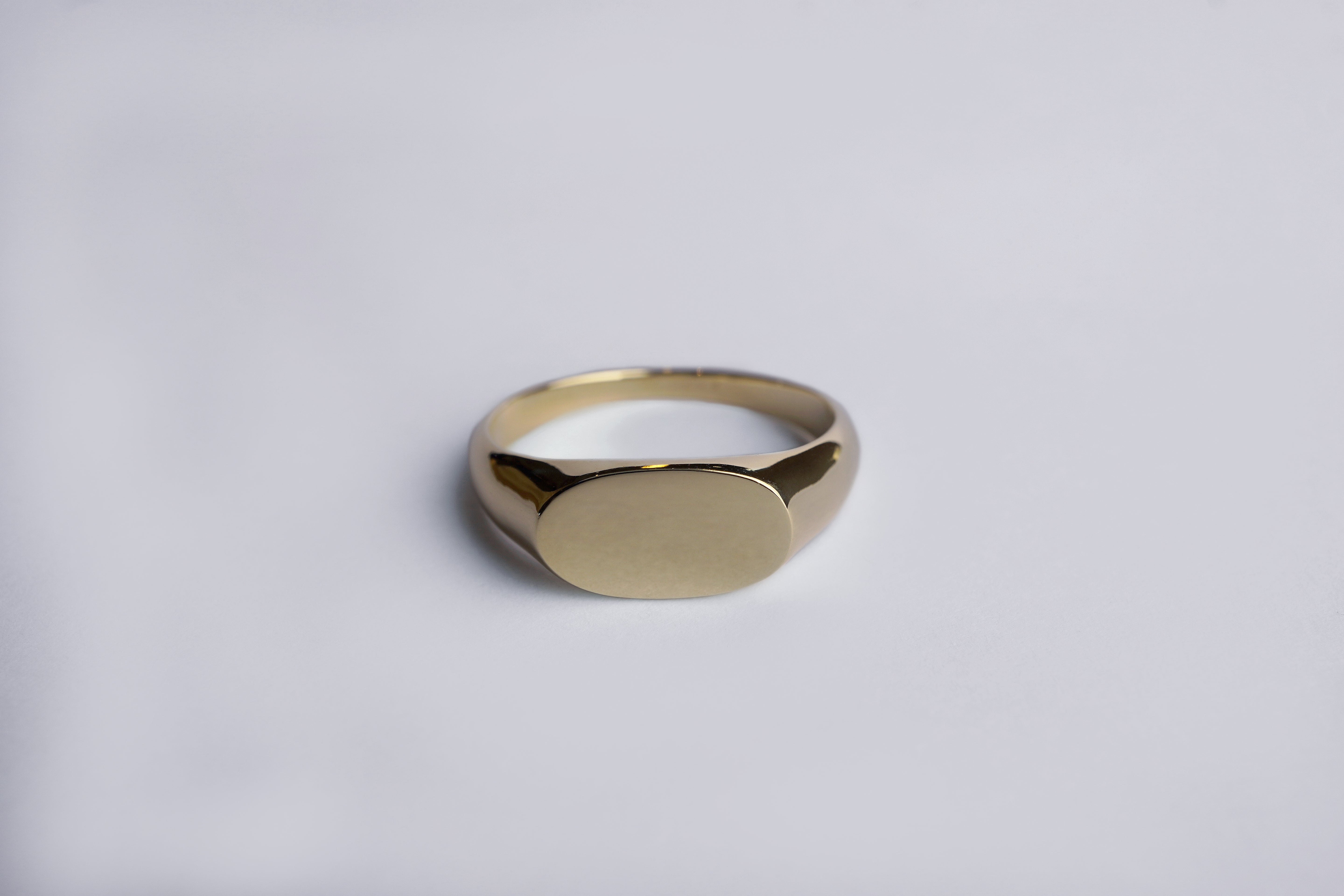 Women's Oval Signet Ring